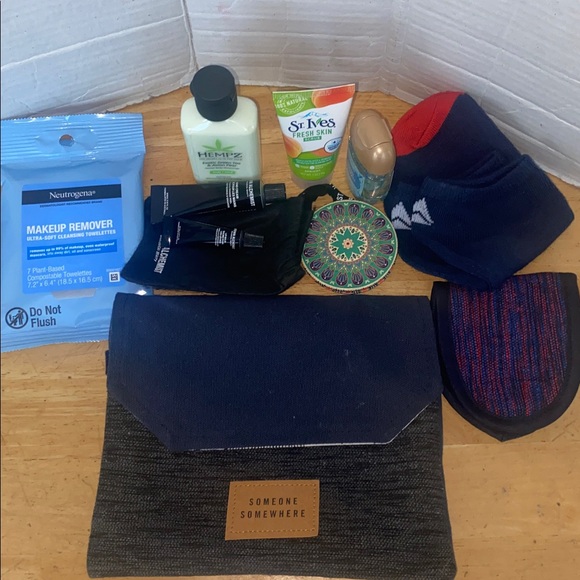 Delta Handbags - Someone Somewhere for Delta filled travel pouch w B&BWs, Hempz, Neutrogena more